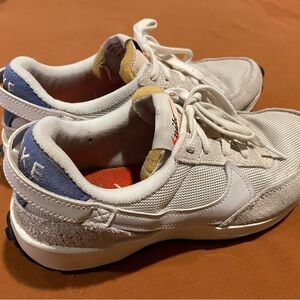 Nike Waffle Debut Women’s Sneakers -retro blue/white